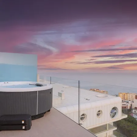 Ensuite Penthouse Panoramic Sea View With Jacuzzi Apartman